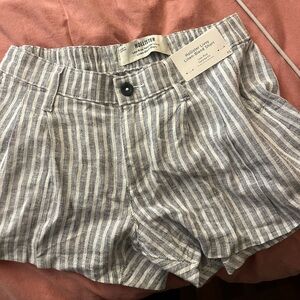 Stripped linen shorts
